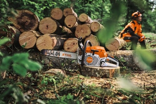 Stihl MS 300 C-M Pilarka spalinowa profesjonalna, M-Tronic, moc 3,3 kW / 4,5 KM, prowadnica 35–45 cm