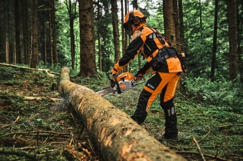 Stihl MS 300 C-M Pilarka spalinowa profesjonalna, M-Tronic, moc 3,3 kW / 4,5 KM, prowadnica 35–45 cm