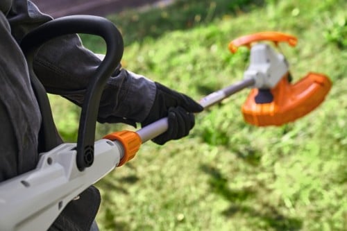 Stihl FSA 50 Podkaszarka akumulatorowa, zestaw z 2× akumulatorem AK 10 i ładowarką AL 101, średnica koszenia 280 mm