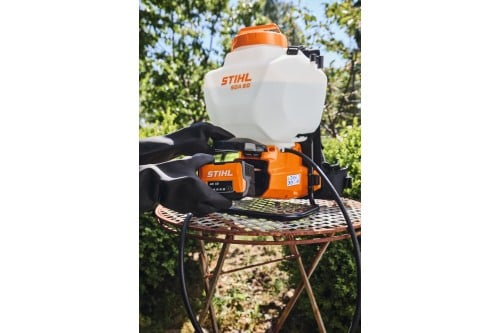 Stihl SGA 60 Opryskiwacz akumulatorowy, zestaw z 2× akumulatorem AK 10 i ładowarką AL 101, zbiornik 15 l