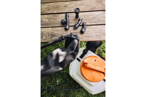 Stihl SGA 60 Opryskiwacz akumulatorowy, zestaw z 2× akumulatorem AK 10 i ładowarką AL 101, zbiornik 15 l