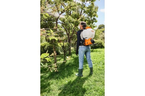 Stihl SGA 60 Opryskiwacz akumulatorowy, zestaw z 2× akumulatorem AK 10 i ładowarką AL 101, zbiornik 15 l