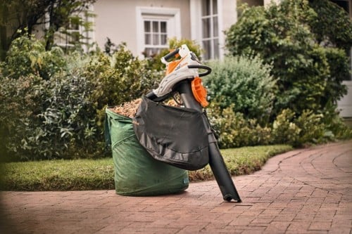 Stihl SHA 56 Odkurzacz, rozdrabniacz i dmuchawa akumulatorowa, zestaw z 2× akumulatorem AK 30 S i ładowarką AL 101