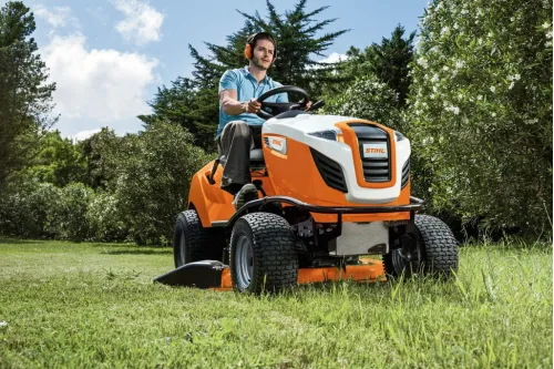 Stihl RT 4112 SZ Traktor ogrodowy z silnikiem — nr 61652000013