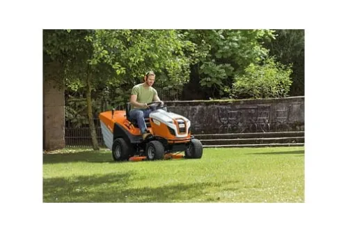 Stihl RT 6127 ZL Traktor ogrodowy przeznaczony — nr 61702000030