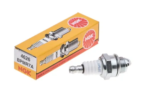 Świeca zapłonowa NGK BPMR7A do pilarek z rezystorem — nr 4626