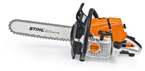Stihl GS 461 Pilarka do betonu GBM 40cm - narzędzie na tle białego tła.