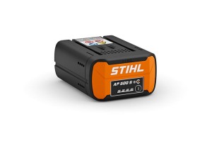 Stihl AP 500 S Akumulator widok z przodu w tle białym.