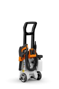 Myjka wysokociśnieniowa Stihl RE 80, lekka i poręczna do czyszczenia.