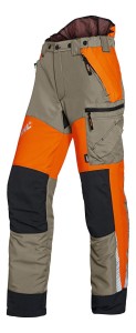 Spodnie Stihl Dynamic Vent XL na białym tle.