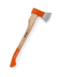 Stihl AX 10 Siekiera na białym tle
