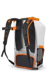 Stihl SGA 85 Akumulatorowy opryskiwacz z akumulatorem AP 200 i ładowarką AL 301, widok tyłu.