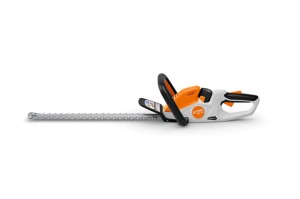 Stihl HSA 40 nożyce akumulatorowe, bez akumulatora i ładowarki na białym tle.