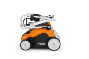 Stihl RLE 240 Wertykulator elektryczny złożony bokiem.