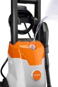 Stihl Myjka wysokociśnieniowa z akumulatorem zabawka z wodą nalewaną do zbiornika.
