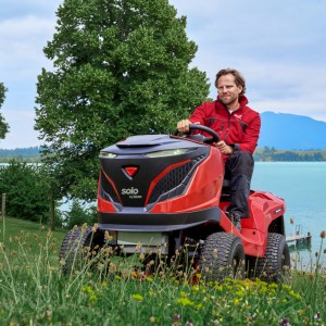 127712-tractor-t22-105-4-hd-a-v2-webshop-mood_v1.jpg