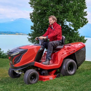 127712-tractor-t22-105-4-hd-a-v2-webshop-mood-1_v2.jpg