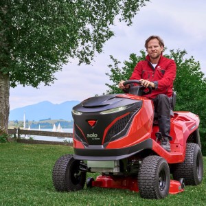 127712-tractor-t22-105-4-hd-a-v2-webshop-mood-2_v1.jpg