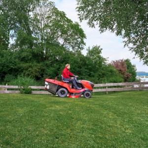 127712-tractor-t22-105-4-hd-a-v2-webshop-mood-4_v1.jpg