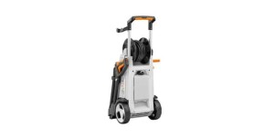 Myjka ciśnieniowa Stihl RE 170 PLUS z wężem nawijanym na bęben.
