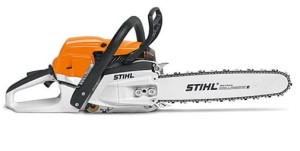 Pilarka spalinowa Stihl MS 261 z mocą 3,0 kW / 4,1 KM - widok boczny.