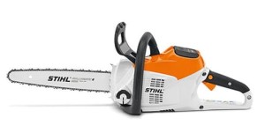 Pilarka akumulatorowa Stihl MSA 200 C-B na białym tle.