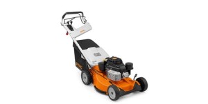 Kosiarka spalinowa Stihl RM 756 YC z wygodnym uchwytem.