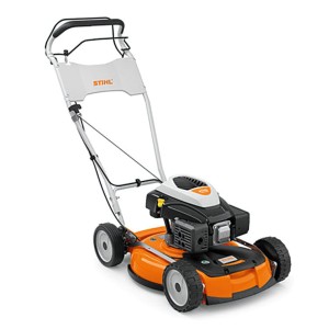 Stihl RM 4 RTP Kosiarka z aluminiowymi kołami i gumowymi oponami.