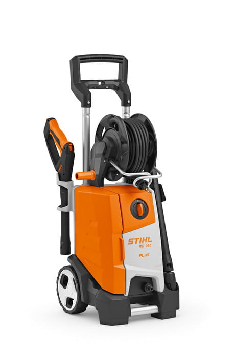 Mocna, uniwersalna myjka Stihl RE 140 PLUS do prac wokół domu i ogrodu.