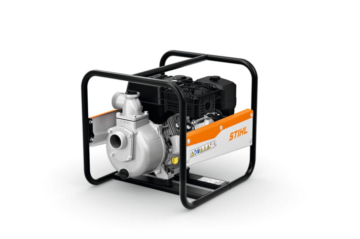 Stihl WP 300 Spalinowa pompa wodna na ramie ochronnej.