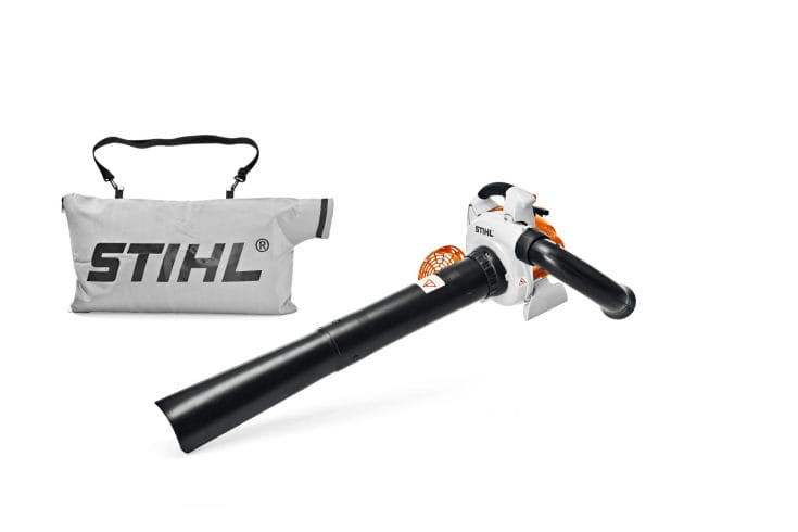 Odkurzacz ogrodowy Stihl SH 56 z funkcją dmuchawy oraz torba na liście.