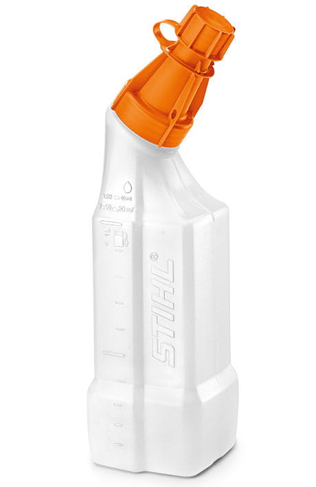 Stihl 1l Kanister biały z pomarańczową nakrętką.